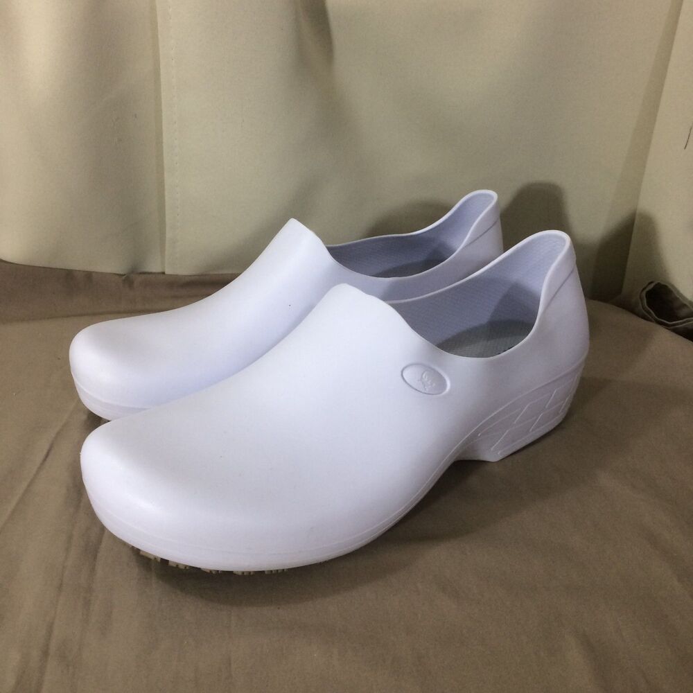 NEW Sticky Nursing Shoes White Waterproof Non Slip Slip On Clogs Womens 11